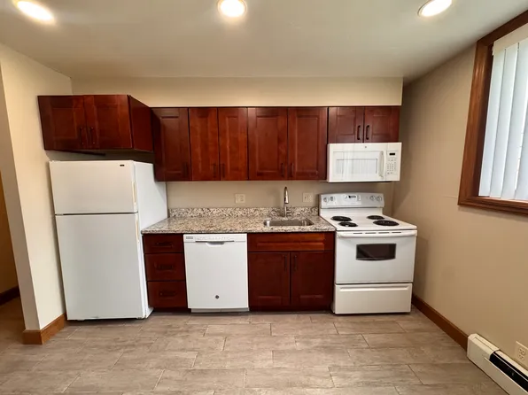 830 S 10th St APT 1, Lincoln, NE 68508