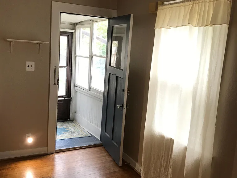 Entry to Sunroom
