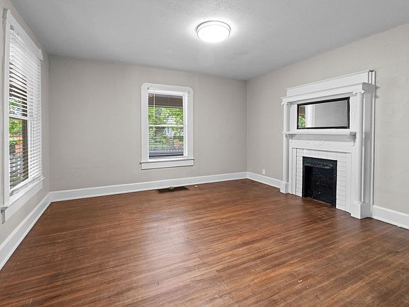 4th image of 3901 Rookwood Ave