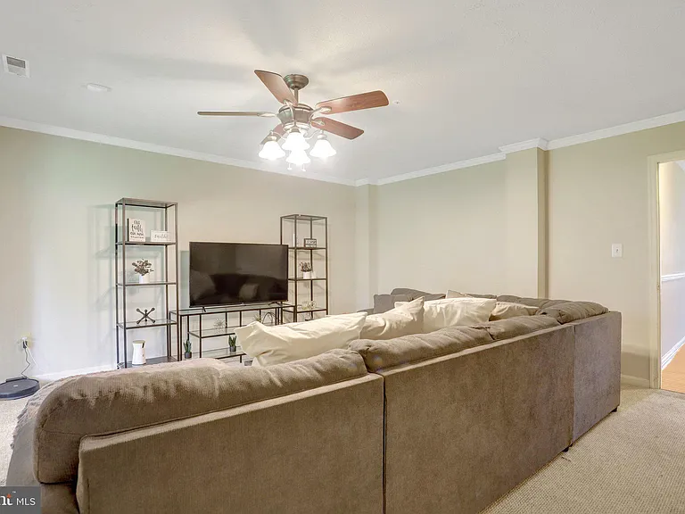 8819 Hardesty Dr — Photo 25
