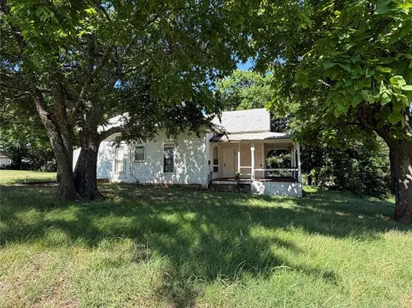 523 E 10th St, Chandler, OK 74834