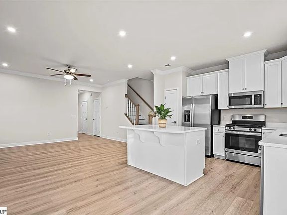 5th image of 73 Connaught Ct