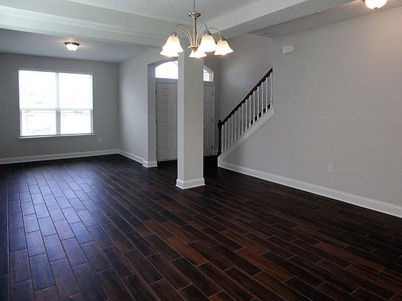5th image of 47 Wild Rose Dr