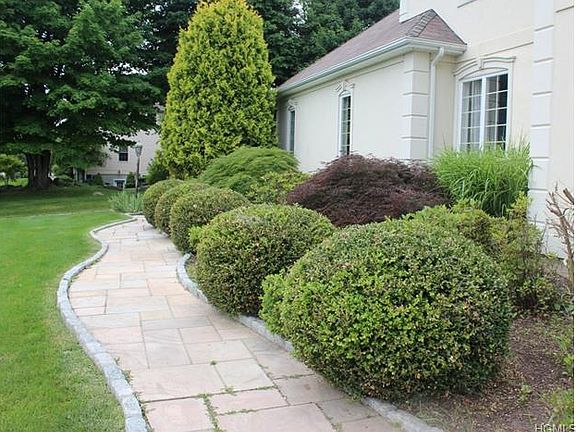 3rd image of 37 Kaitlin Dr