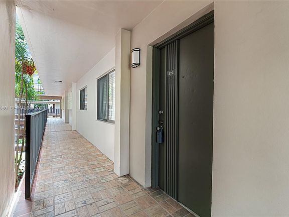 4th image of 8520 SW 133rd Avenue Rd APT 323