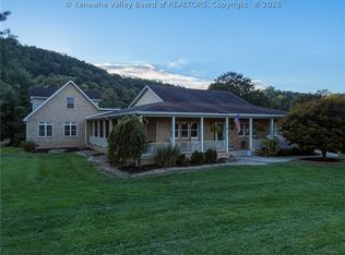 83 Garage Ln, Winfield, WV 25213