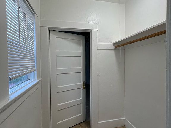 3rd image of 1817 1/2 E Vernon Ave