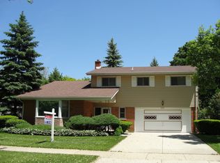 435 S Reuter Dr, Arlington Heights, IL
