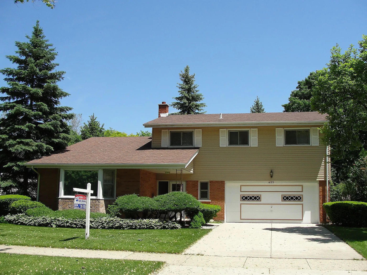 435 S Reuter Dr photo 1