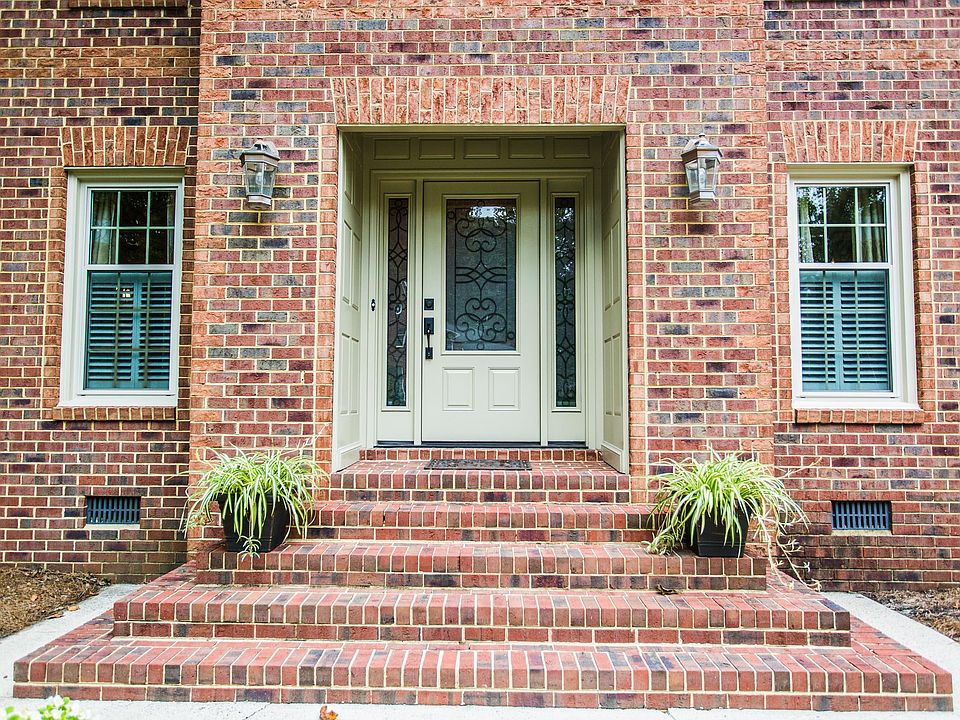 1st image of 509 Yorkshire Dr