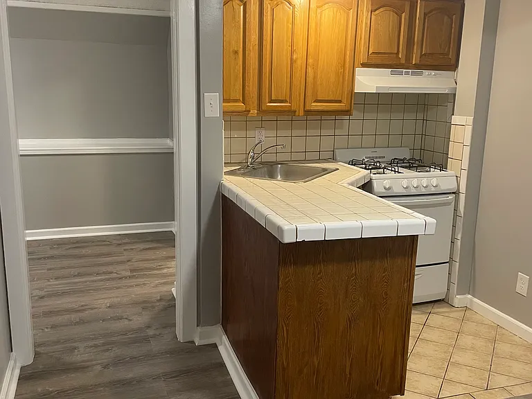 49 Allison St #A — Photo 10