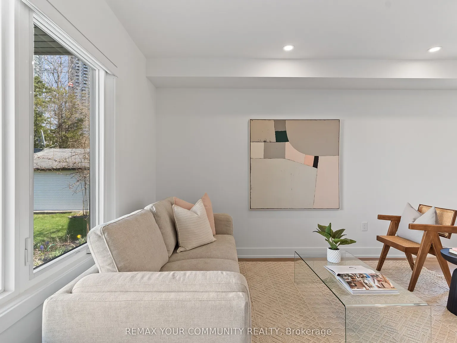 15 Acorn Ave — Photo 3