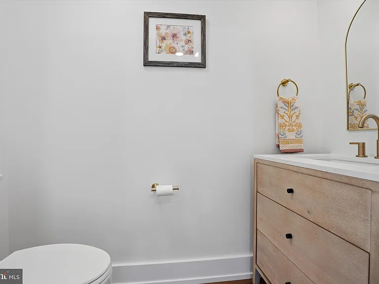 425 Grove Pl — Photo 20