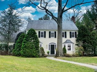 349 Beechwood Rd, Ridgewood, NJ 07450