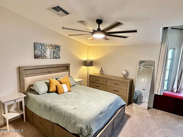 219 W Harmont Dr — Photo 13