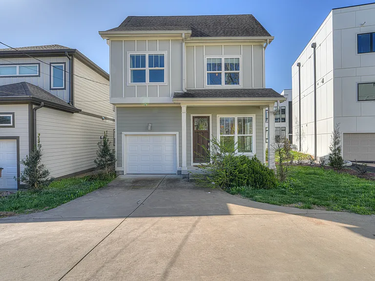 908 Youngs Ln — Photo 1