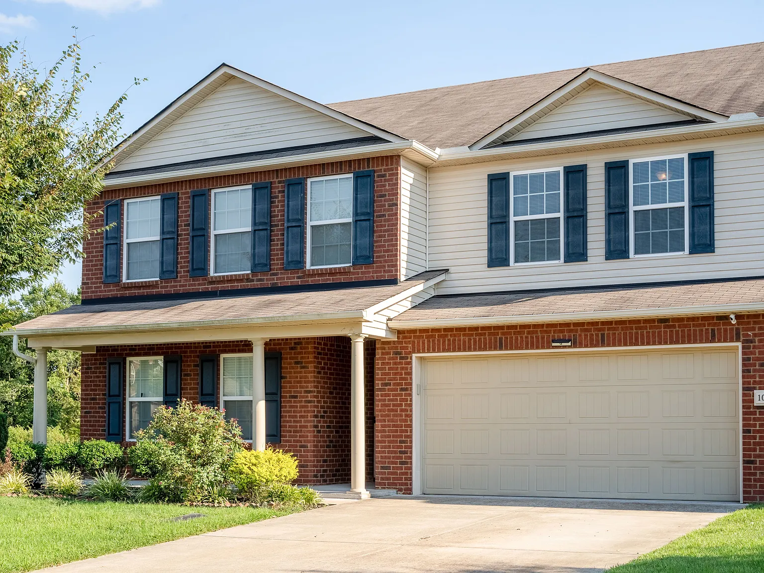4 bed, 3176 sqft, $3,100 — Photo 2