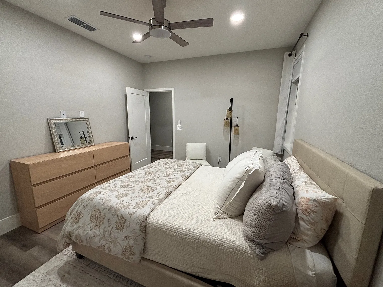 3 bed, 3.5 bath, 2000 sqft, $1,650 — Photo 4