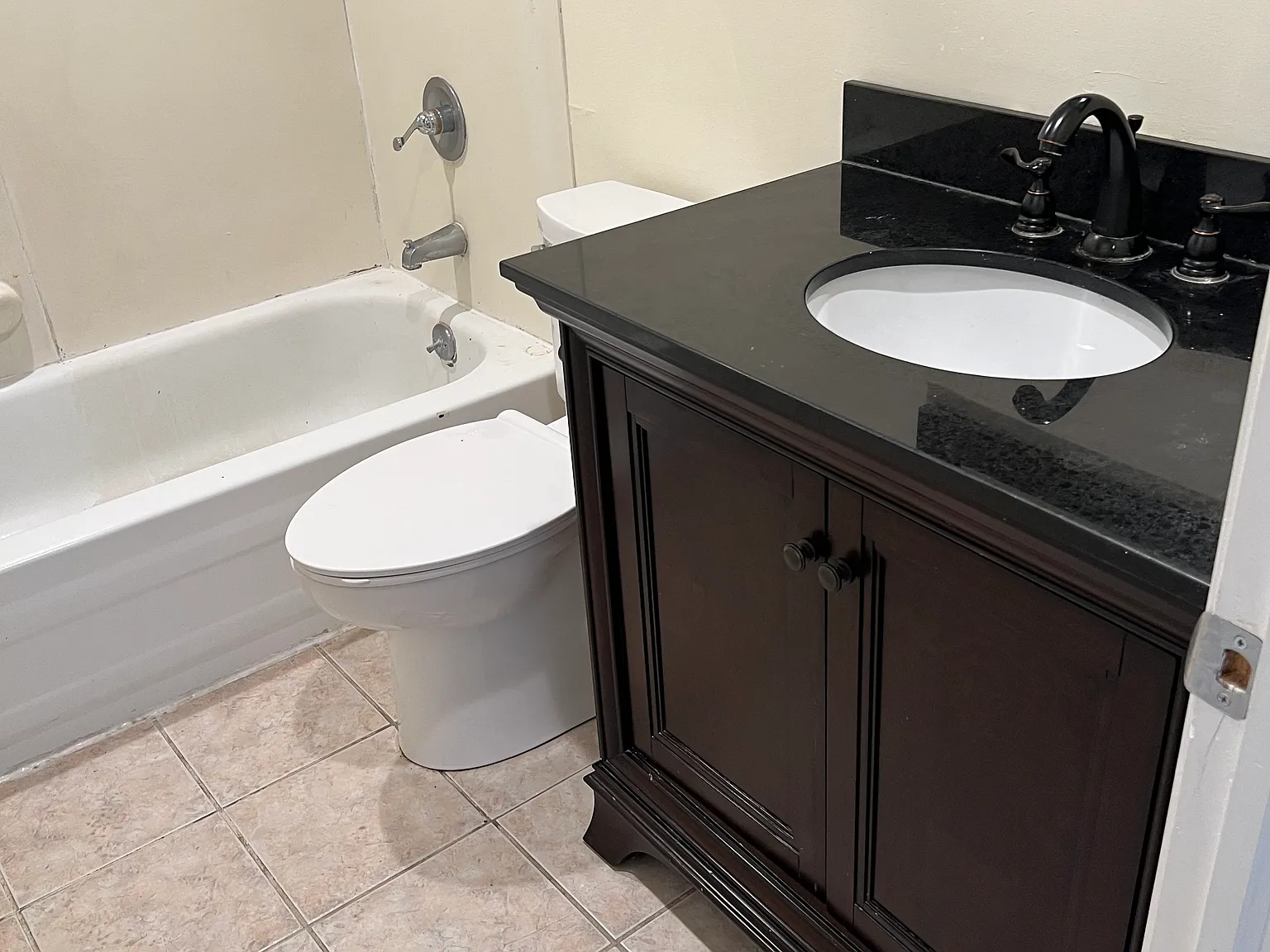 2 bed, 910 sqft, $970 — Photo 4