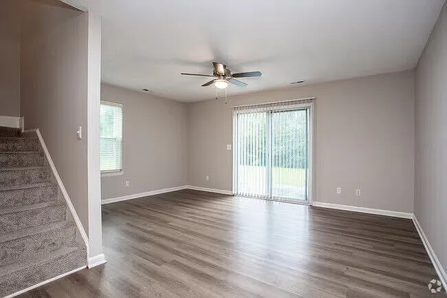 North Chase Apartments — Photo 11