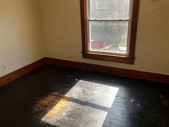 4th image of 107 E Parkwood Dr