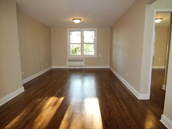 4th image of 40-20 69th St #3B