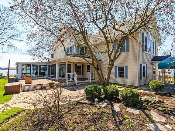 Lovely Gardens to enjoy year round.