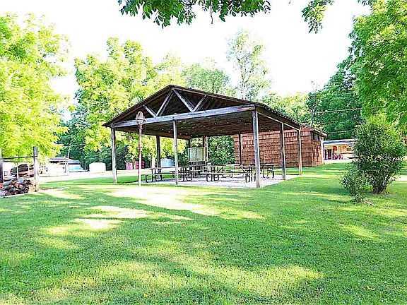 3rd image of 232 Holiday Hills Dr