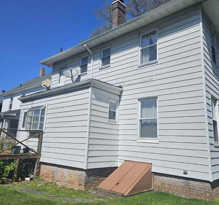 Building Photo 3