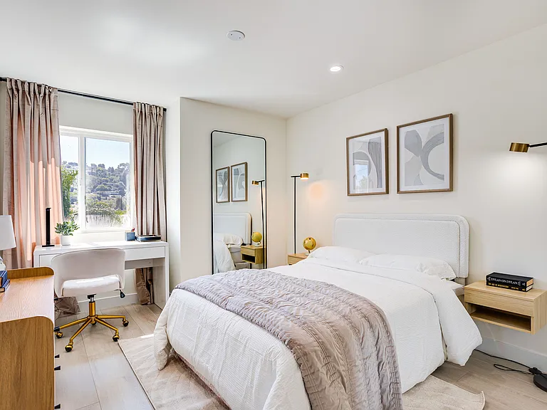1020 S Mollison Ave — Photo 9