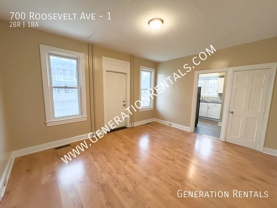 Building Photo - 700 Roosevelt Ave #1