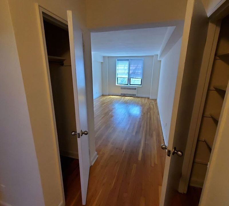 2nd image of 4242 80th St APT 4N