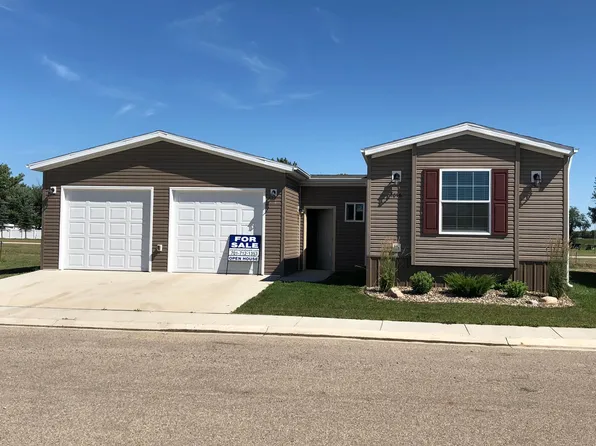 1616 Deerfield Rd SE, Mandan, ND 58554