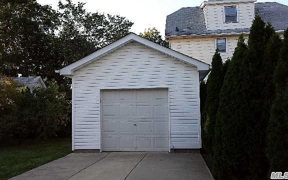 2nd image of 21615 110th Ave