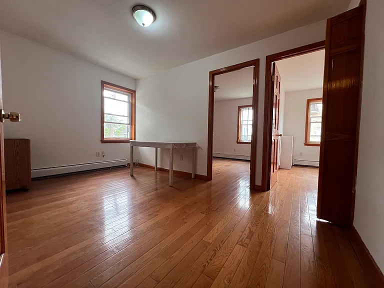 Sanford Ave — Photo 1