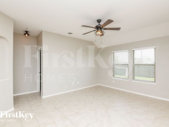 2nd image of 546 Clearlake Dr