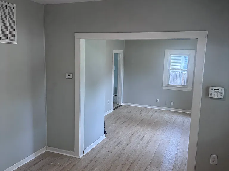 709 E Poythress St — Photo 9
