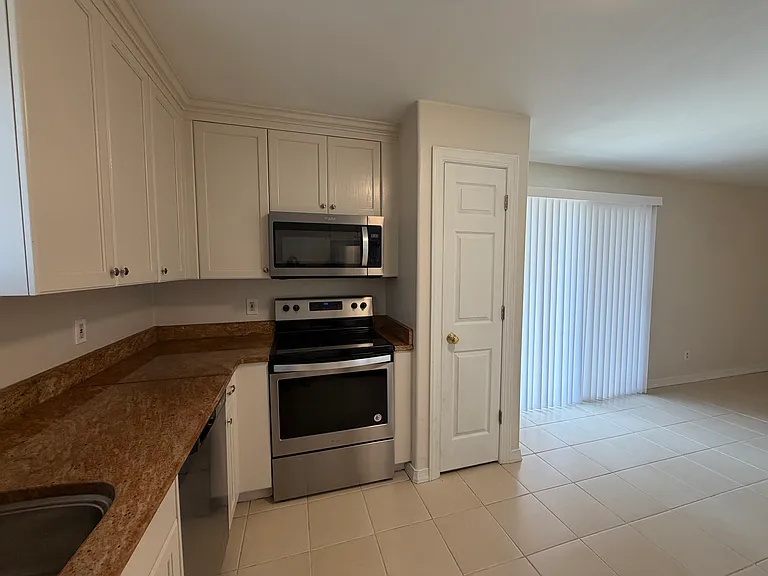4800 Brigadoon Dr #101 — Photo 5