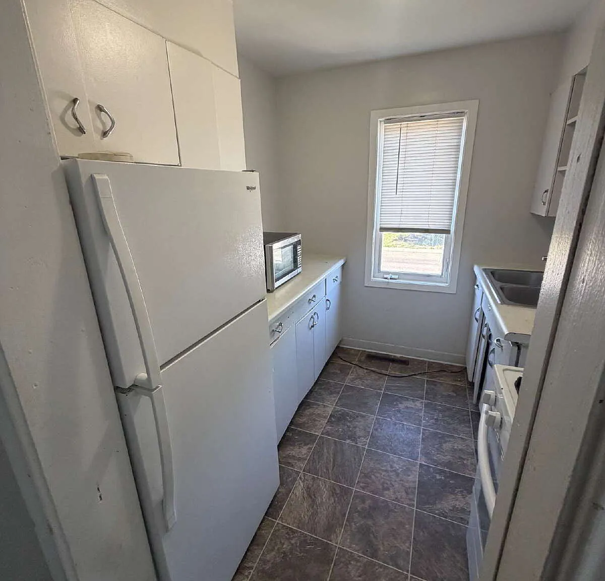 321 W Highland Dr — Photo 4