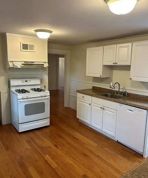 95 Crescent St #95 — Photo 1