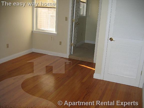 5th image of 460 Green St APT 4