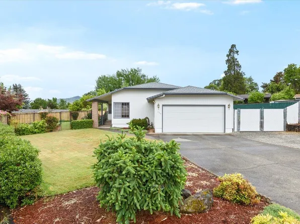 446 NE Sovereign Ave, Grants Pass, OR 97526