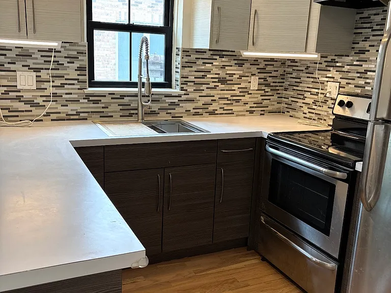 2709 N 74th Ave #1E — Photo 9