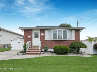 11 Eastman St, Staten Island, NY 10312