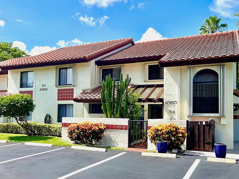 10615 Ocean Palm Way #102 — Photo 4