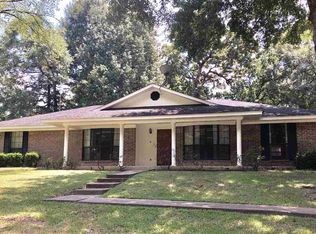 1012 Greenbriar Dr, Carthage, TX 75633