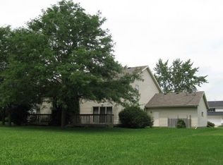 5851 Woodland Dr, Waunakee, WI 53597