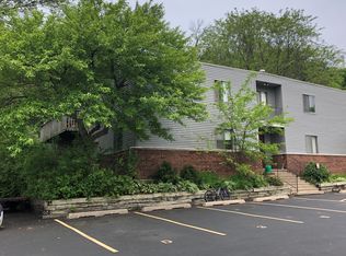 2709 Westview Ct APT 2, Cross Plains, WI 53528