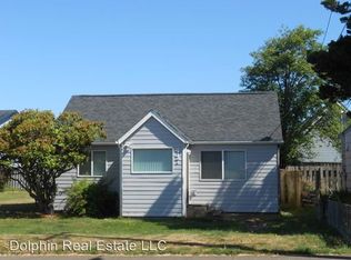 447 NE 4th St, Newport, OR 97365