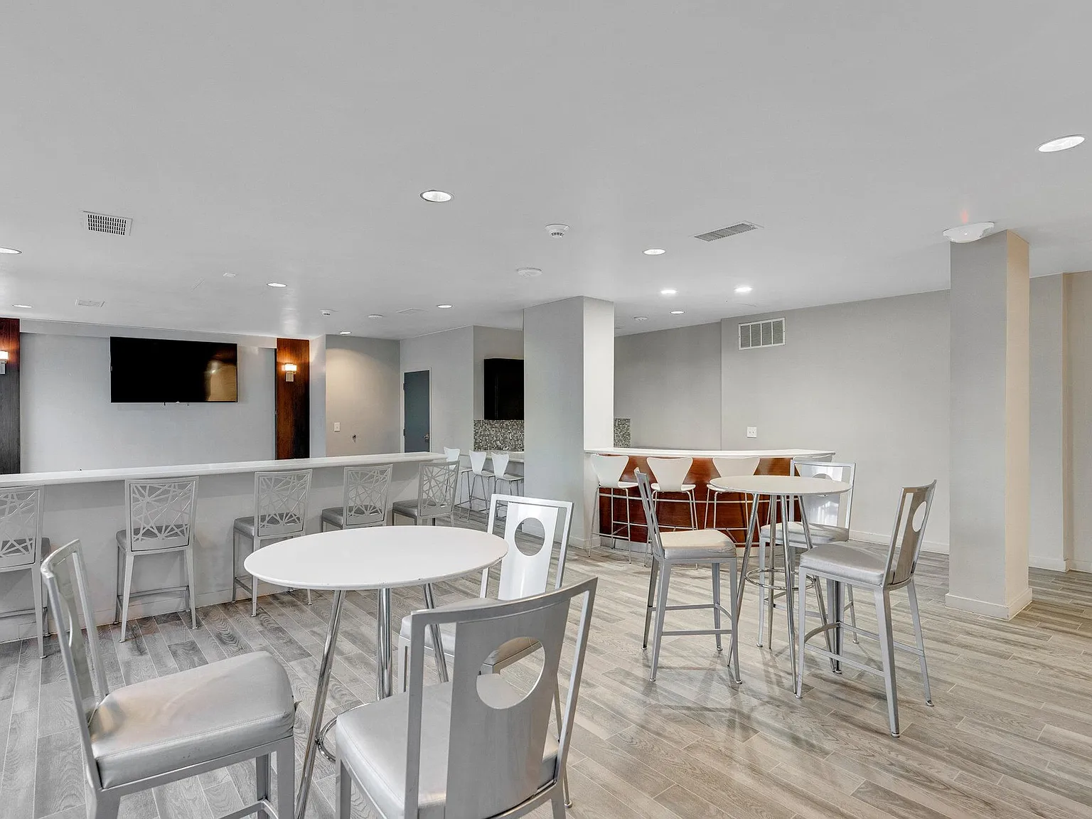 Skyline at Kessler — Photo 4